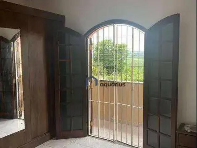 Casa / Sobrado para Venda em São José dos Campos/SP Jardim das Indústrias 3 Quartos
