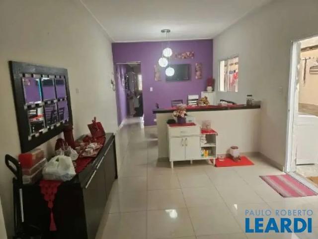 Casa / Sobrado para Venda em São José dos Campos/SP Jardim das Indústrias 3 Quartos