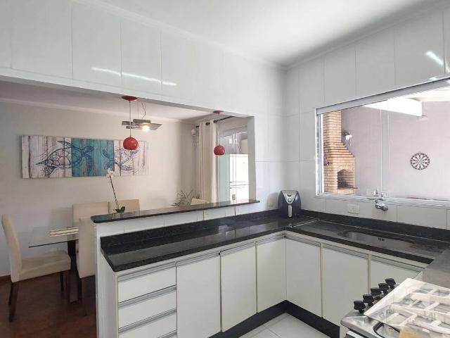 Casa / Sobrado para Venda em São José dos Campos/SP Jardim das Indústrias 3 Quartos