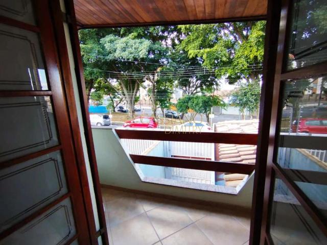 Casa / Sobrado para Venda em São José dos Campos/SP Jardim das Indústrias 3 Quartos