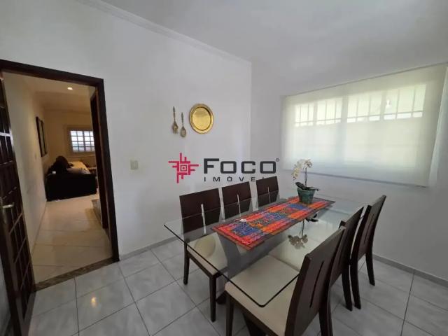 Casa / Sobrado para Venda em São José dos Campos/SP Jardim das Indústrias 3 Quartos