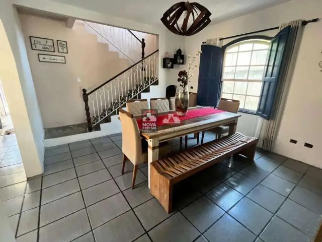 Casa / Sobrado para Venda em São José dos Campos/SP Jardim das Indústrias 3 Quartos