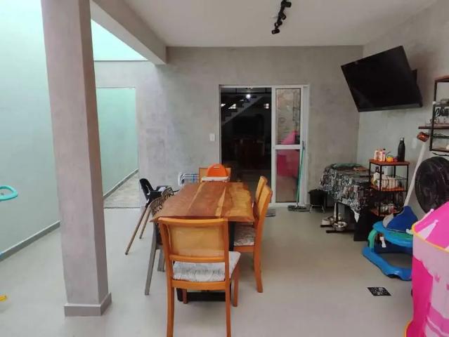 Casa / Sobrado para Venda em São José dos Campos/SP Jardim das Indústrias 3 Quartos