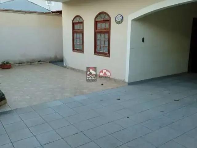 Casa / Sobrado para Venda em São José dos Campos/SP Jardim das Indústrias 3 Quartos