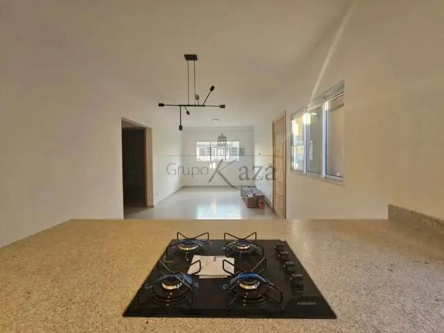 Casa / Sobrado para Venda em São José dos Campos/SP Jardim das Indústrias 3 Quartos