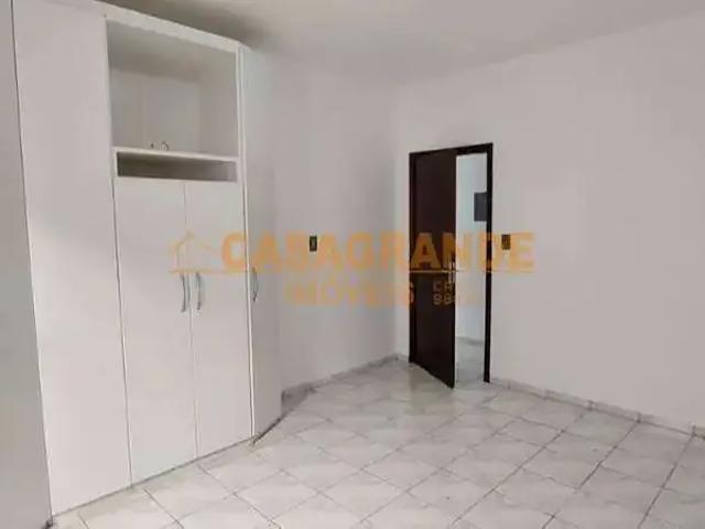 Casa / Sobrado para Venda em São José dos Campos/SP Jardim das Indústrias 3 Quartos