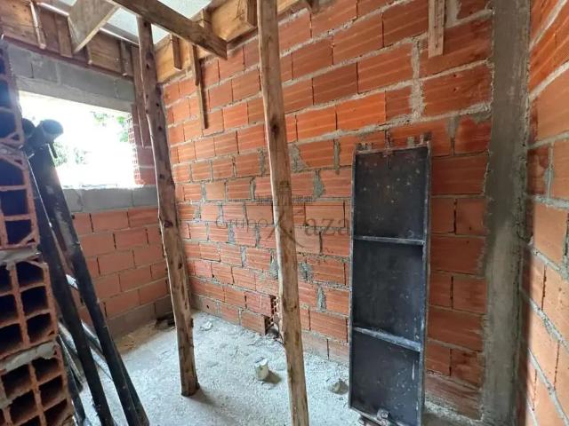 Casa / Sobrado para Venda em São José dos Campos/SP Jardim das Indústrias 3 Quartos
