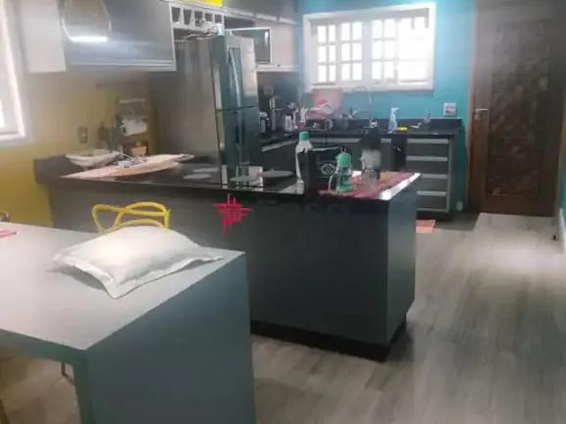 Casa / Sobrado para Venda em São José dos Campos/SP Jardim das Indústrias 3 Quartos