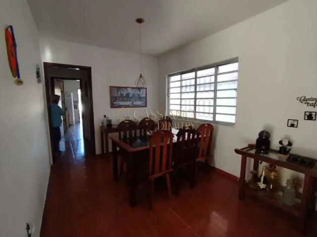 Casa / Sobrado para Venda em São José dos Campos/SP Jardim das Indústrias 3 Quartos