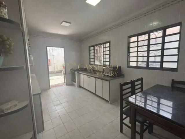 Casa / Sobrado para Venda em São José dos Campos/SP Jardim das Indústrias 3 Quartos