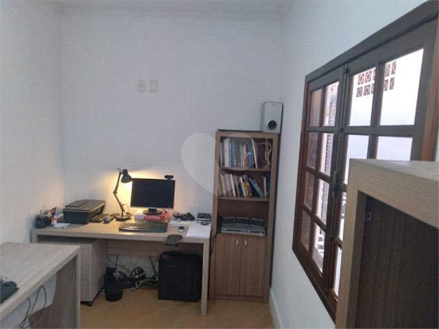 Casa / Sobrado para Venda em São José dos Campos/SP Jardim das Indústrias 3 Quartos
