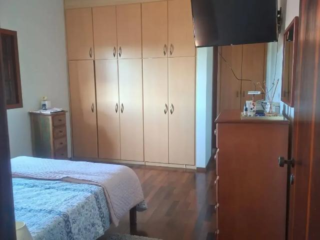 Casa / Sobrado para Venda em São José dos Campos/SP Jardim das Indústrias 3 Quartos
