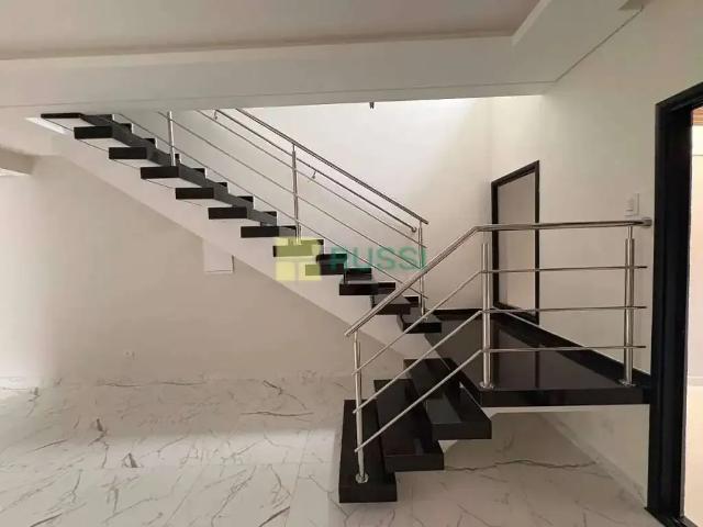 Casa / Sobrado para Venda em São José dos Campos/SP Jardim das Indústrias 3 Quartos