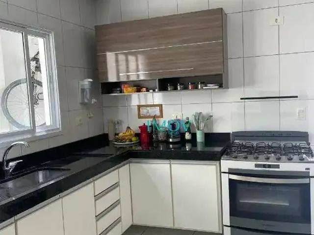 Casa / Sobrado para Venda em São José dos Campos/SP Jardim das Indústrias 3 Quartos