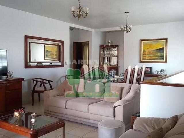Casa / Sobrado para Venda em São José dos Campos/SP Jardim das Indústrias 3 Quartos