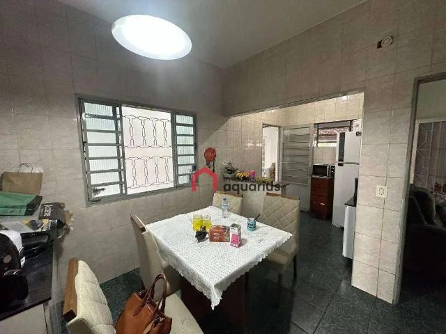 Casa / Sobrado para Venda em São José dos Campos/SP Jardim das Indústrias 3 Quartos