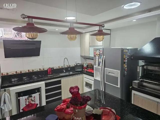 Casa / Sobrado para Venda em São José dos Campos/SP Jardim das Indústrias 3 Quartos