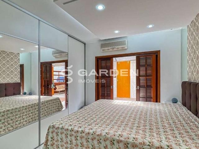 Casa / Sobrado para Venda em São José dos Campos/SP Jardim das Indústrias 3 Quartos