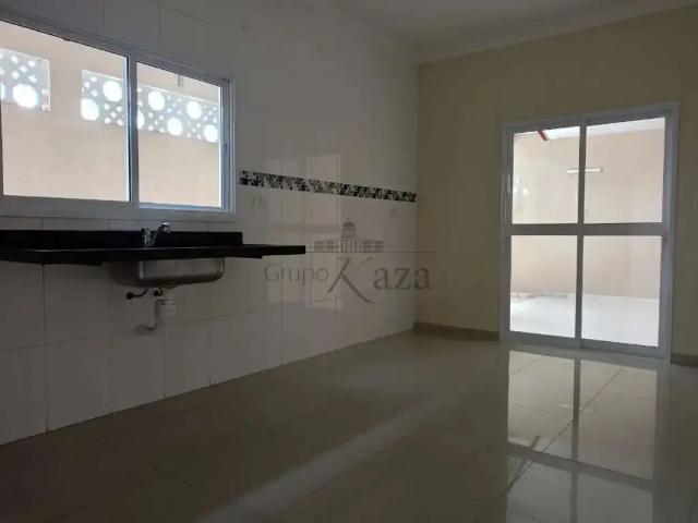 Casa / Sobrado para Venda em São José dos Campos/SP Jardim das Indústrias 3 Quartos