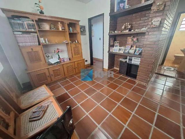 Casa / Sobrado para Venda em São José dos Campos/SP Jardim das Indústrias 3 Quartos
