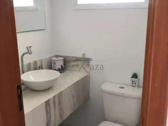 Casa / Sobrado para Venda em São José dos Campos/SP Jardim das Indústrias 3 Quartos