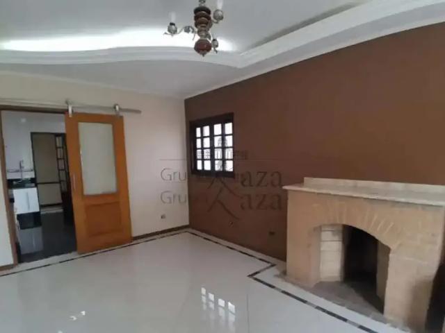 Casa / Sobrado para Venda em São José dos Campos/SP Jardim das Indústrias 4 Quartos