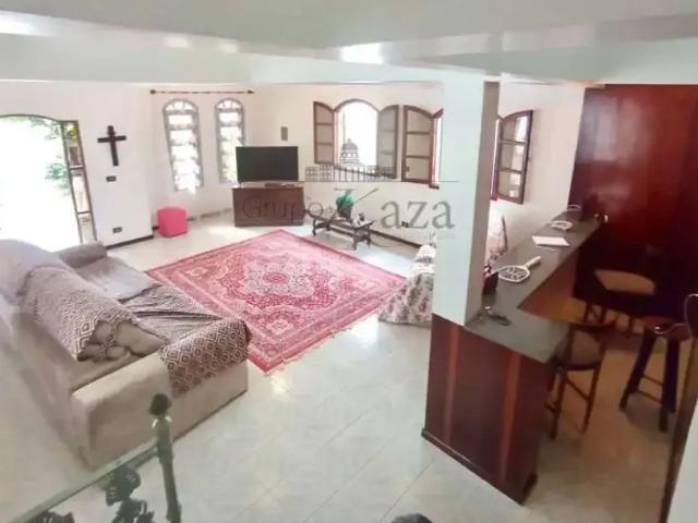 Casa / Sobrado para Venda em São José dos Campos/SP Jardim das Indústrias 4 Quartos