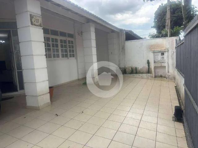 Casa / Sobrado para Venda em São José dos Campos/SP Jardim das Indústrias 4 Quartos