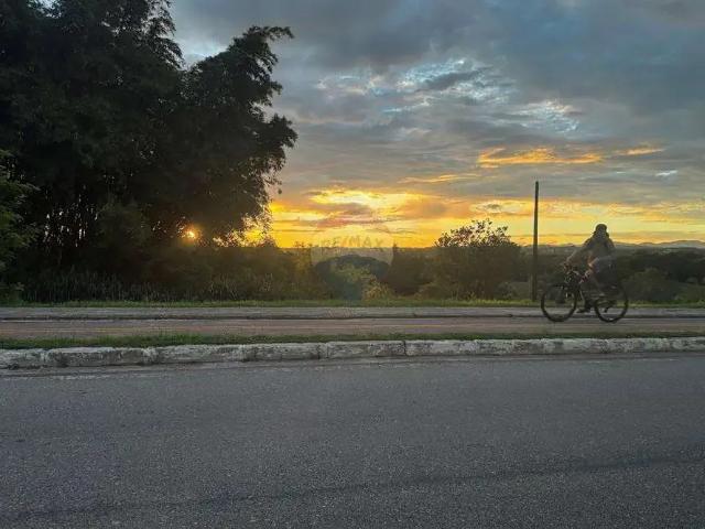 Casa / Sobrado para Venda em São José dos Campos/SP Jardim das Indústrias 4 Quartos
