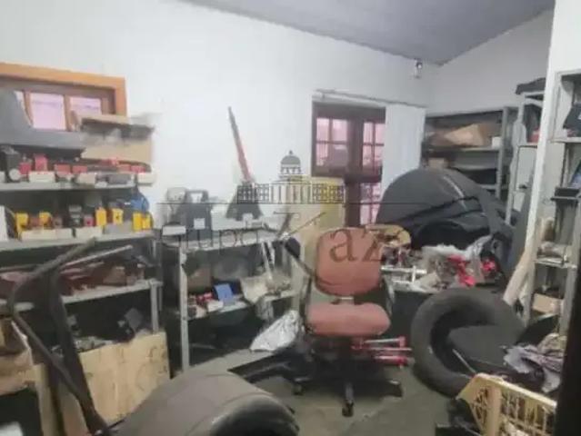 Casa / Sobrado para Venda em São José dos Campos/SP Jardim das Indústrias 4 Quartos