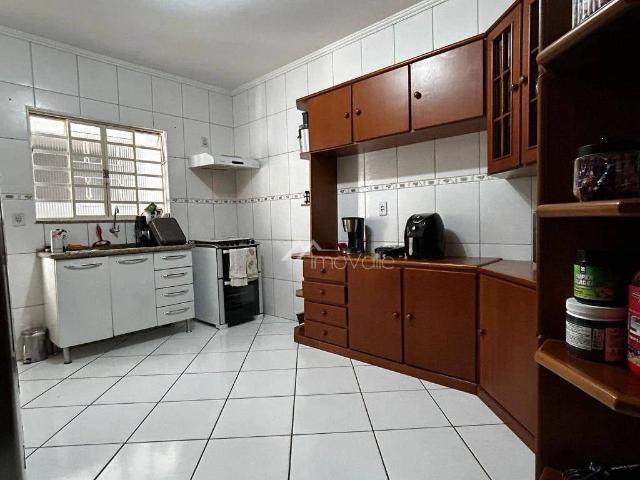 Casa / Sobrado para Venda em São José dos Campos/SP Jardim das Indústrias 4 Quartos