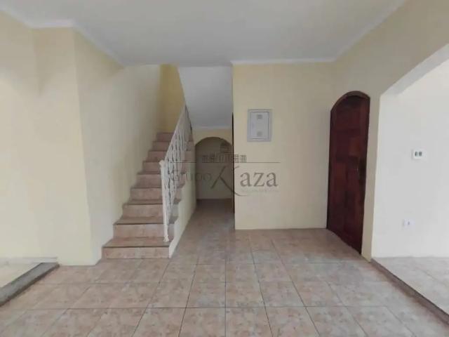 Casa / Sobrado para Venda em São José dos Campos/SP Jardim das Indústrias 4 Quartos