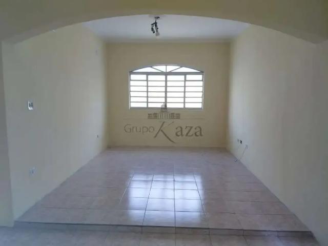 Casa / Sobrado para Venda em São José dos Campos/SP Jardim das Indústrias 4 Quartos