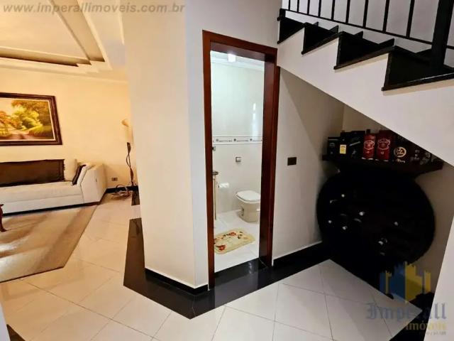 Casa / Sobrado para Venda em São José dos Campos/SP Jardim das Indústrias 4 Quartos