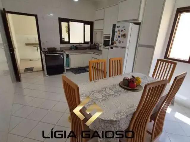 Casa / Sobrado para Venda em São José dos Campos/SP Jardim das Indústrias 4 Quartos