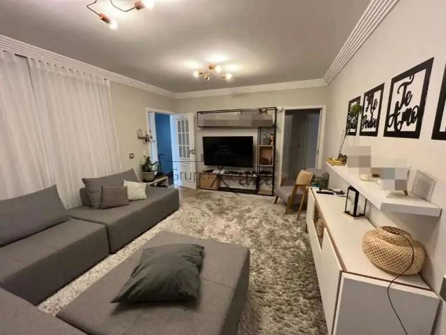 Casa / Sobrado para Venda em São José dos Campos/SP Jardim das Indústrias 4 Quartos