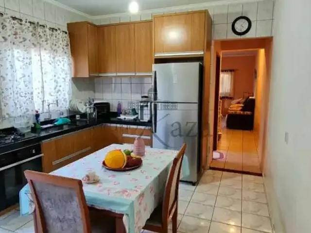 Casa / Sobrado para Venda em São José dos Campos/SP Jardim das Indústrias 4 Quartos