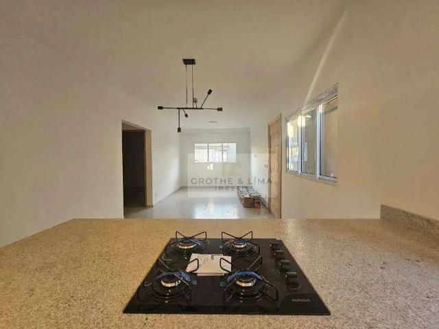 Casa / Sobrado para Venda em São José dos Campos/SP Jardim das Indústrias 4 Quartos