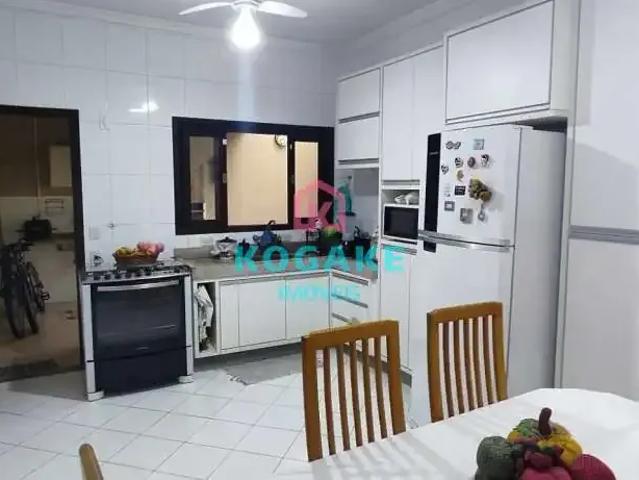 Casa / Sobrado para Venda em São José dos Campos/SP Jardim das Indústrias 4 Quartos