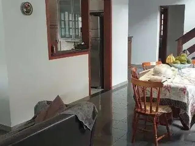 Casa / Sobrado para Venda em São José dos Campos/SP Jardim das Indústrias 4 Quartos