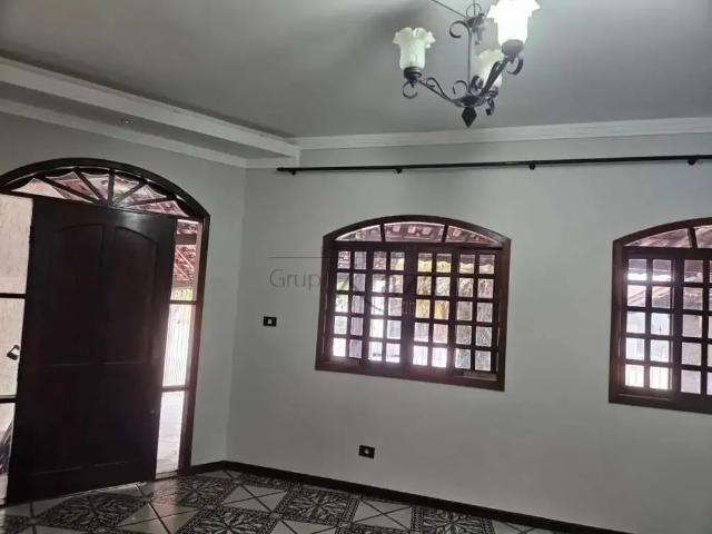 Casa / Sobrado para Venda em São José dos Campos/SP Jardim das Indústrias 4 Quartos