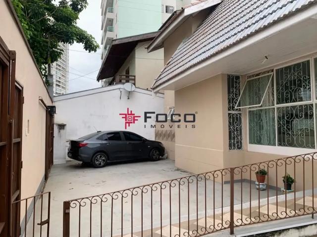 Casa / Sobrado para Venda em São José dos Campos/SP Jardim das Indústrias 5 Quartos