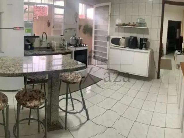 Casa / Sobrado para Venda em São José dos Campos/SP Jardim do Céu 3 Quartos
