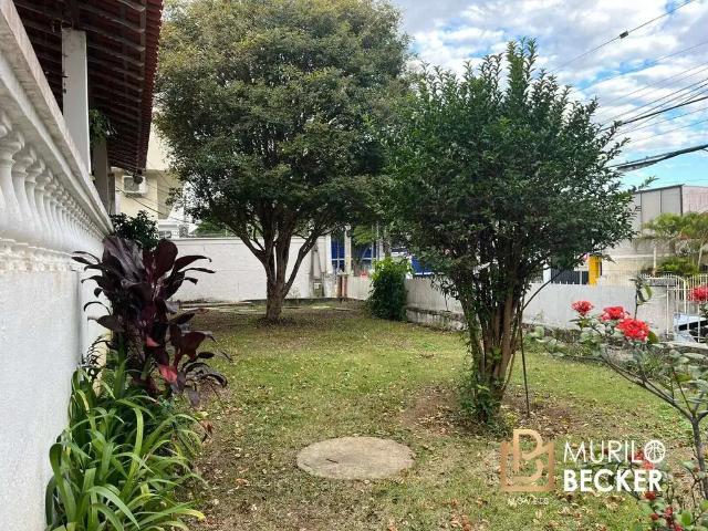 Casa / Sobrado para Venda em São José dos Campos/SP Jardim Esplanada 4 Quartos