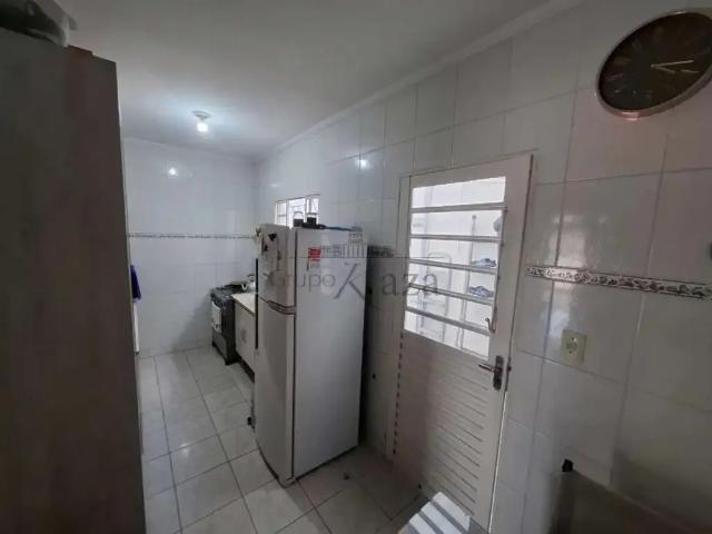 Casa / Sobrado para Venda em São José dos Campos/SP Jardim Imperial 2 Quartos