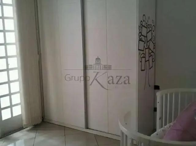 Casa / Sobrado para Venda em São José dos Campos/SP Jardim Ismênia 3 Quartos