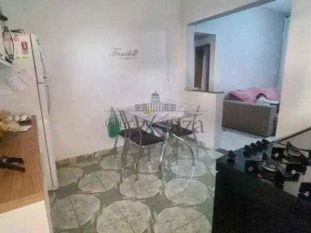 Casa / Sobrado para Venda em São José dos Campos/SP Jardim Ismênia 3 Quartos