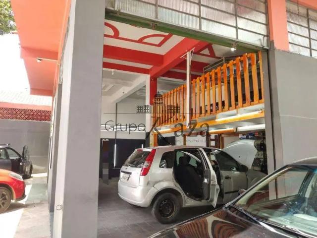 Casa / Sobrado para Venda em São José dos Campos/SP Jardim Ismênia 4 Quartos