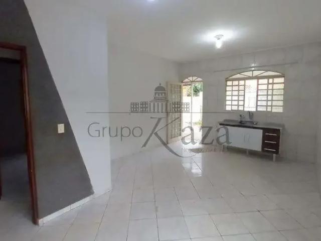 Casa / Sobrado para Venda em São José dos Campos/SP Jardim Ismênia 4 Quartos