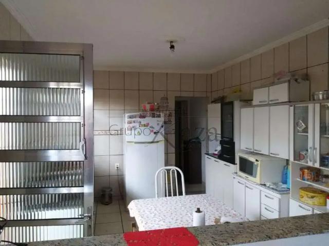 Casa / Sobrado para Venda em São José dos Campos/SP Jardim Paraíso do Sol 3 Quartos